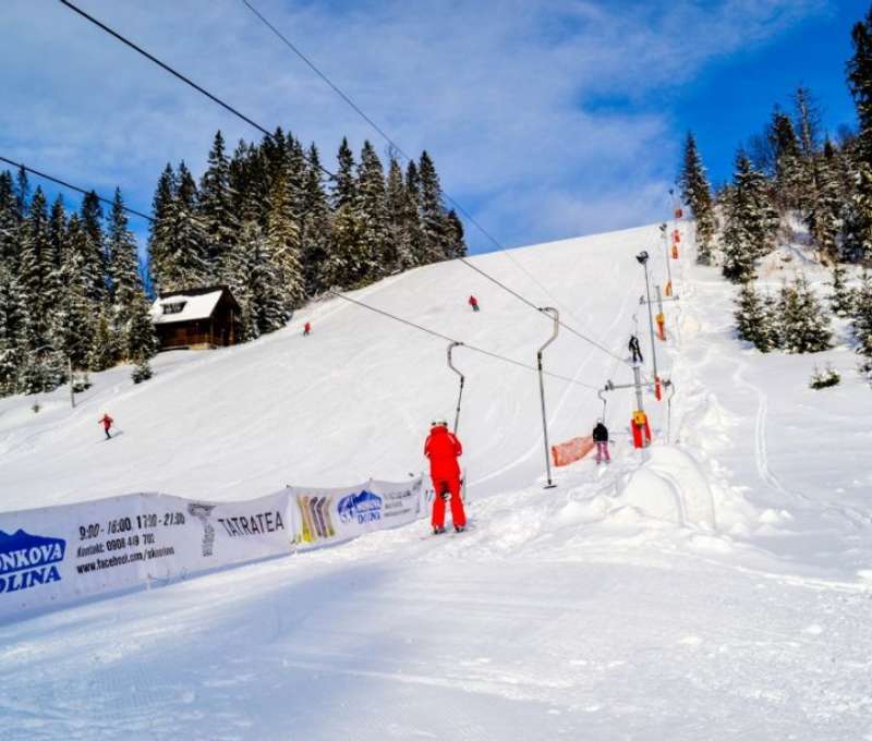 Lyžiarske stredisko Ski Monkova dolina priamo pri hoteli Magura