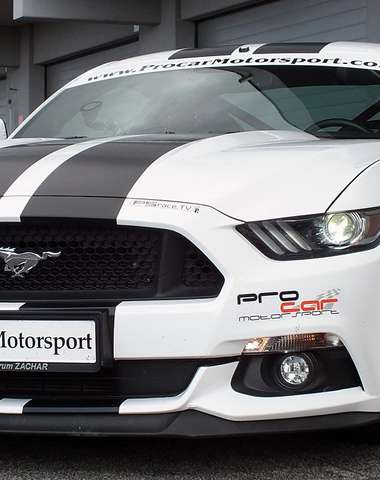 Ford Mustang GT V8 /nový model/