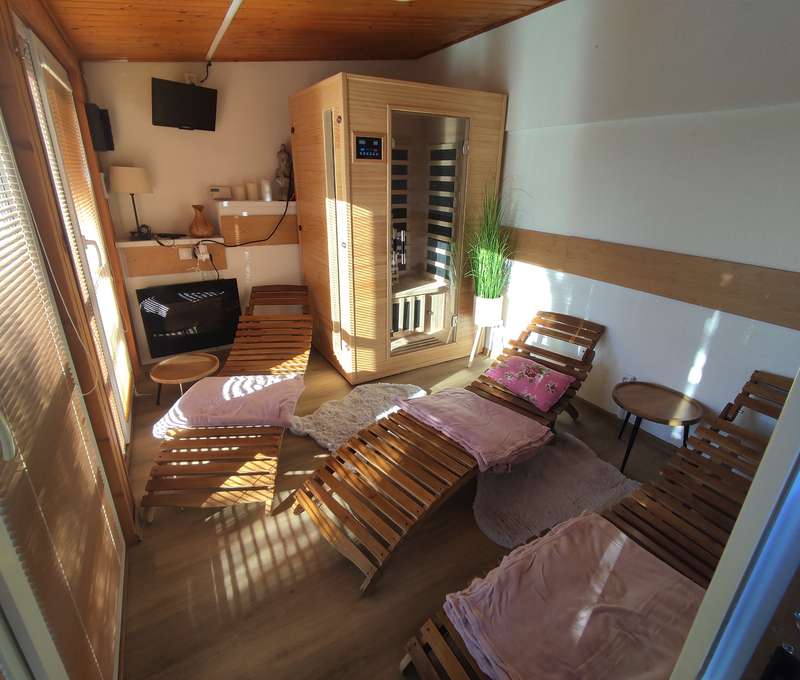 Súčasťou pobytu je aj vstup do privátneho wellness priamo vo ville