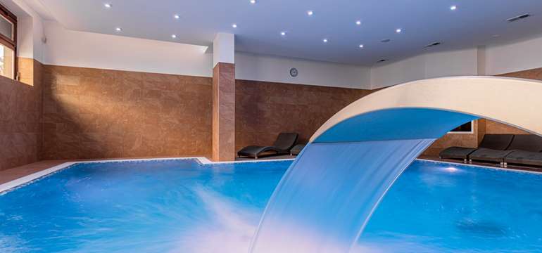 Penzion Ždiaranka, relaxační bazén s protiproudem - tajfun, chrlič - kobra, gejzír a hydromasáž