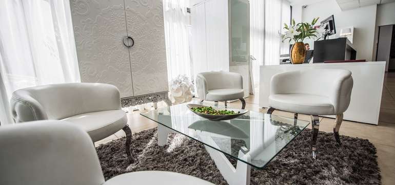 Hotel Dolphin****