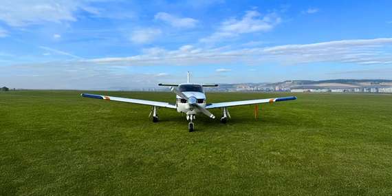 Prelet lietadlom ROCKWELL COMMANDER 114 pre 1 až 3 osoby s možnosťou pilotovania/Spišská Nová Ves
