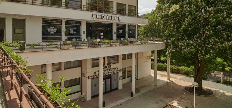 Reštaurácia Palace Galéria
