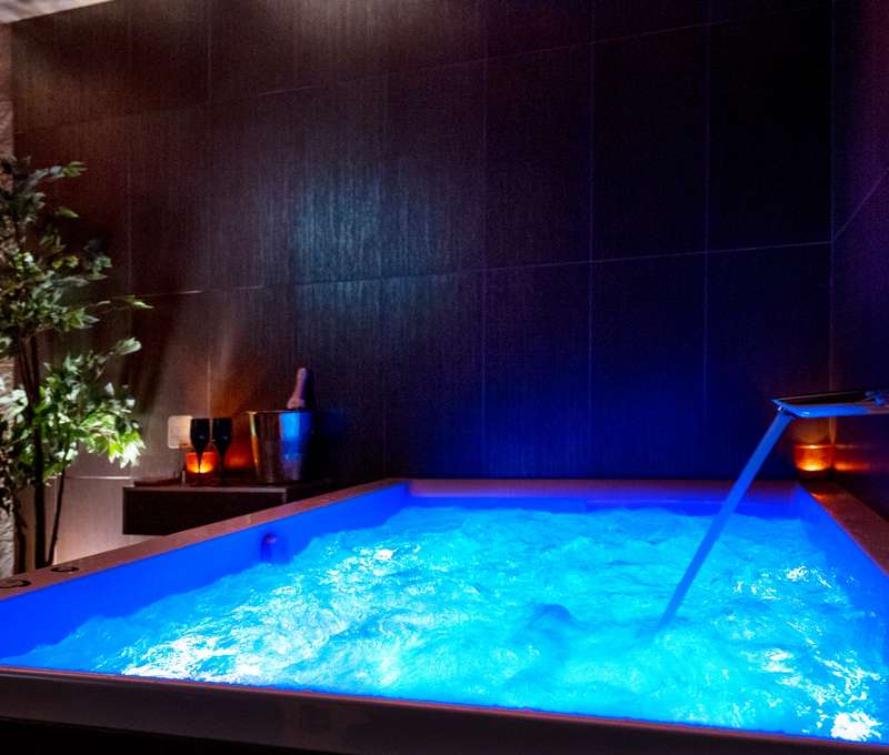 Privátne wellness so sviečkami a sektom v PREMIUM**** business hotel