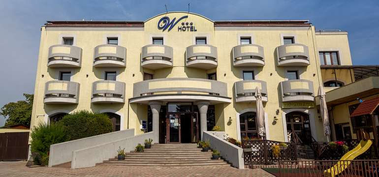 W HOTEL *** Bratislava je situovaný v širšom okolí mesta Bratislava, v mestskej časti Devínska Nová 