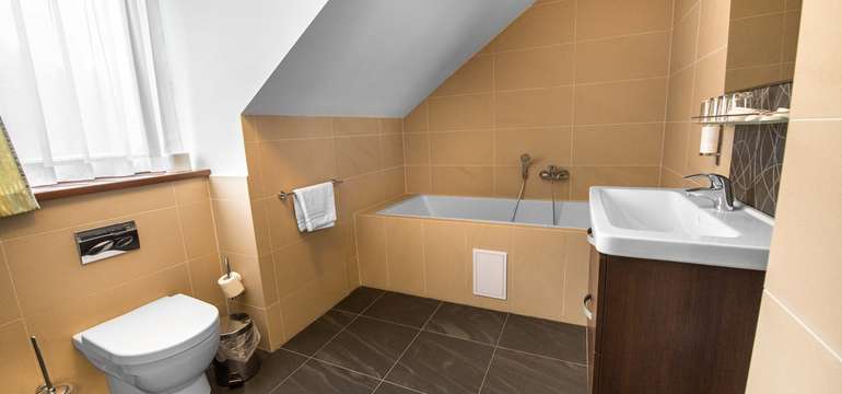 Súčasťou izbieb hotela Green*** je kúpeľňa a WC