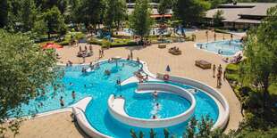 Termálny vodný svet Várkertfürdő v maďarskom meste Pápa