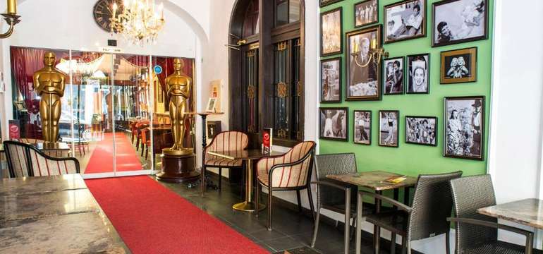 Štýlový Film Hotel v centre Bratislavy s raňajkami