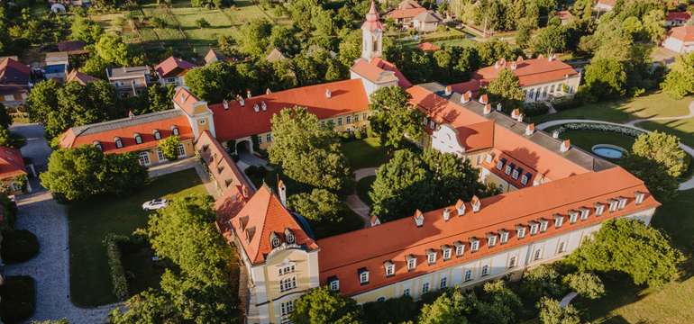 Château Bela****