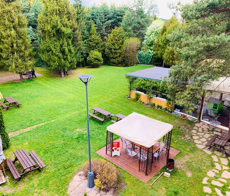 Hotel Čingov** *v Slovenskom raji má krásnu terasu so záhradou, kde si môžete vychutnať jedlo