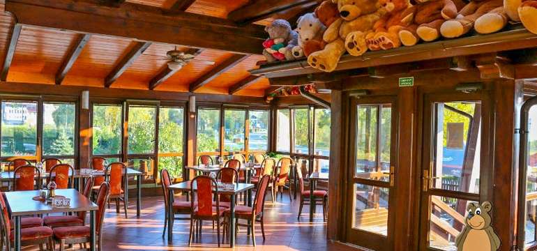 Restaurace s celoroční terasou nabízí velký výběr nejen domácí kuchyně