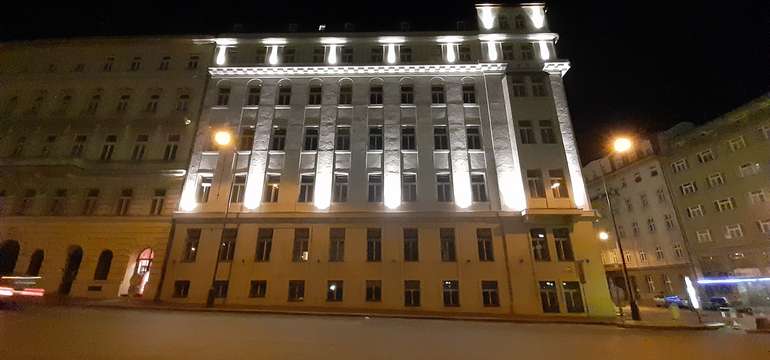 Hotel má ideální polohu v srdci Prahy jen kousek od historického centra