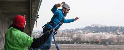 Skúška odvahy alebo tip pre milovníkov adrenalínu. Testovali sme kyvadlový zoskok z Lafranconi.