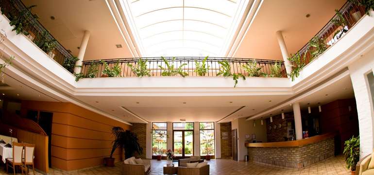 Airport Hotel Stáció**** nabízí kousek Toskánska rovnou u Budapešti