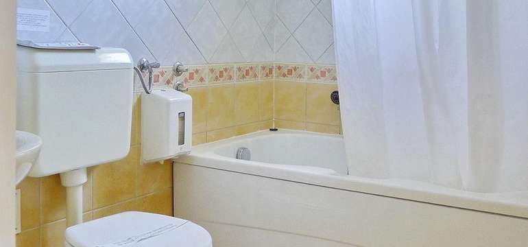 Každá z izieb hotela Villa Aurora*** má vlastné sociálne zariadenie