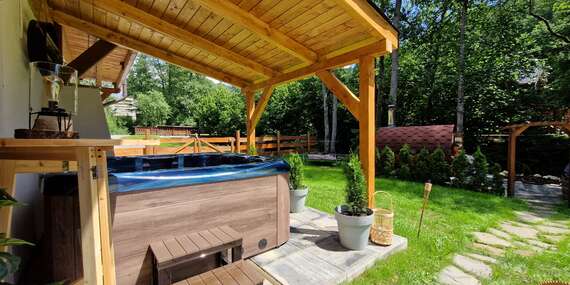 Privátne interiérové a exteriérové wellness spolu s 3-chodovou večerou pre dvoch v Kúrii na Táloch/Nízke Tatry - Brezno