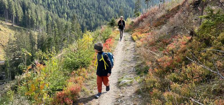 Jasná ponúka veľký počet trás pre pešiu turistiku a treking