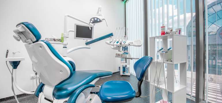 Black & White Dental Clinic