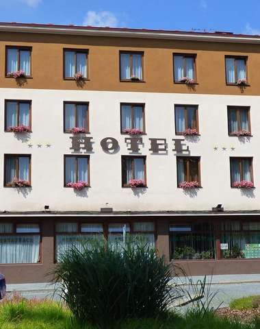 Hotel Vysočina*** má ideální polohu v centru města na náměstí