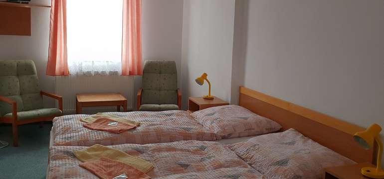 Pokoje nabízí vše k pohodlí hostů