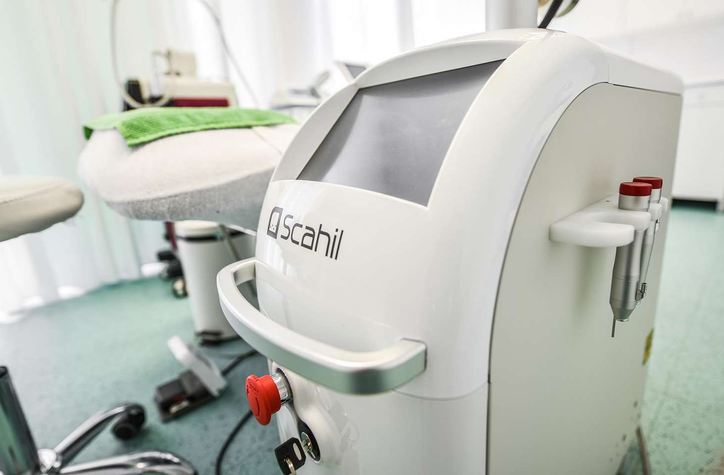 Frakčný resurfacing CO2 - účinné omladenie pokožky v medicínskom centre Crystal Esthetic Clinic