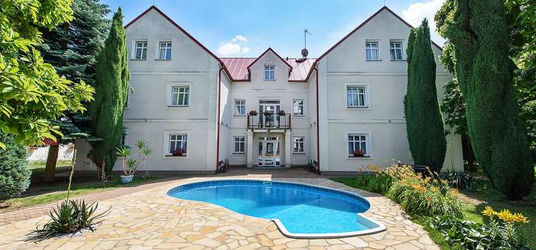 Hotel Marie-Luisa sa nachádza vo vilovej štvrti Prahe