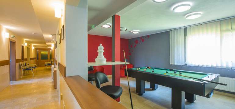 K dispozícii biliard, šachy, X-box a spoločenské hry