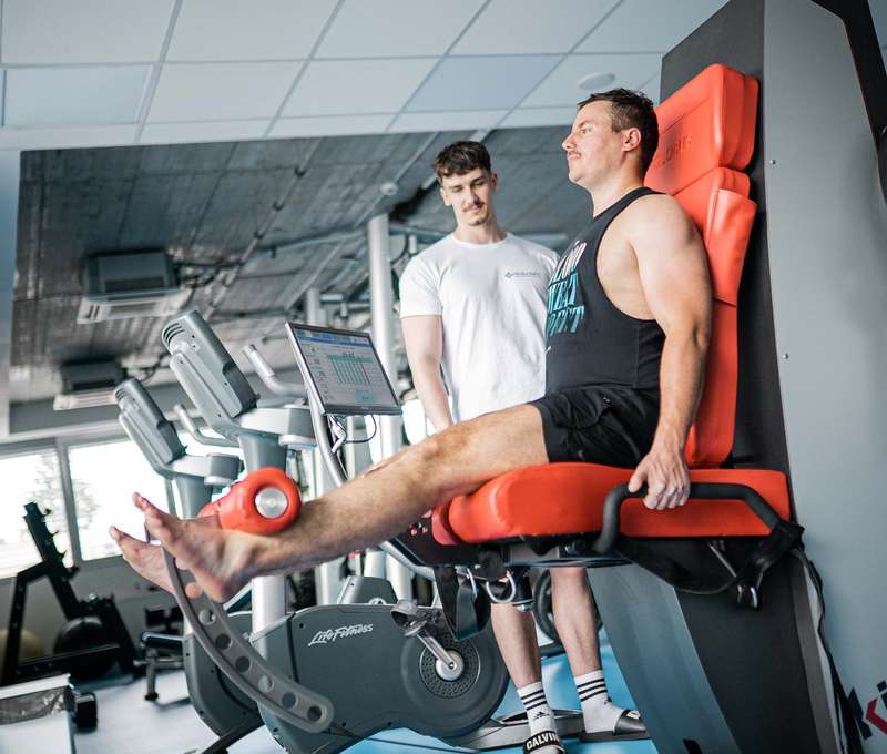 Funkčný tréning na KINEO Multistation v Klinike ReFit