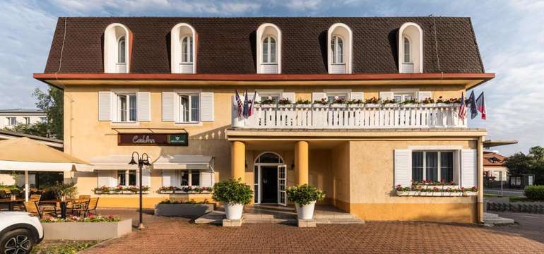 Rodinný hotel Carl Inn**** se nachází v klidné části Prahy 6