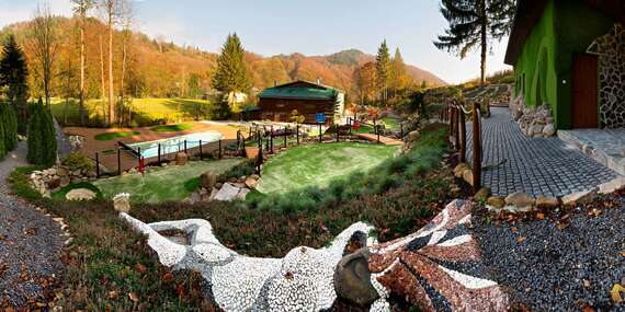 Minigolf na 27-jamkovom golfovom ihrisku Rezortu Villa 27 plnom zábavných atrakcií aj možností na oddych/Banská Bystrica - Tajov