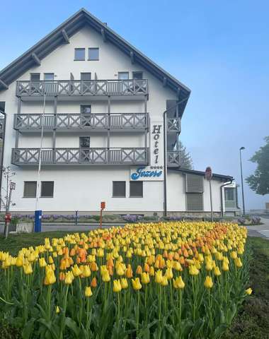 4-hviezdičkový hotel Jezero v Slovinsku s raňajkami a bazénom