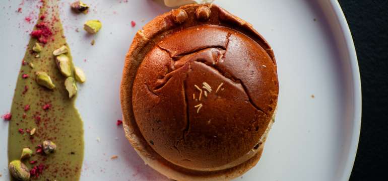 UFO Dubai burger