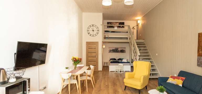 Apartmán s kuchynkou, 2 otvorenými spálňami a obývačkovou časťou