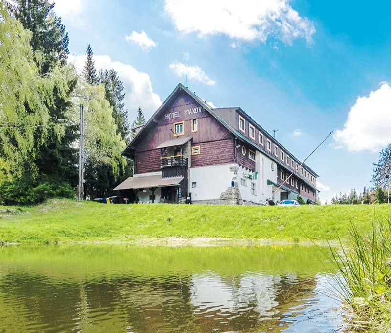 Hotel Maxov leží nedaleko města Jablonec nad Nisou