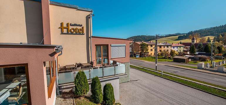 Hotel Lučivná s výhľadom na Vysoké Tatry