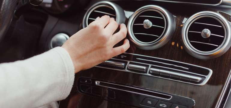 Kompletný servis klimatizácie – dezinfekcia ozónom a plnenie chladivom