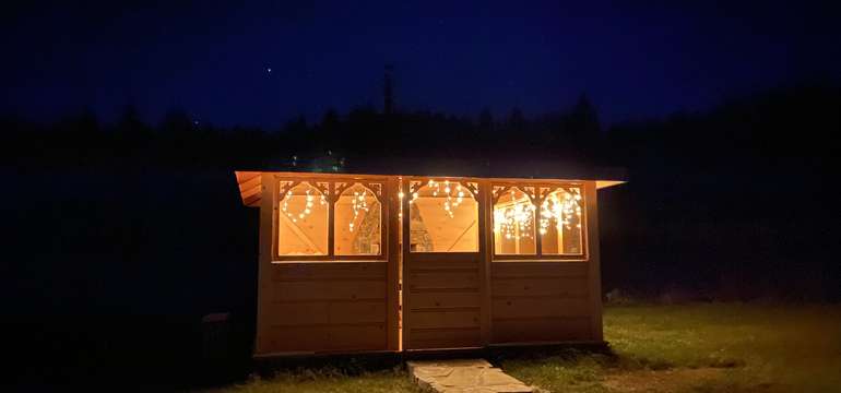 Spoločný altánok s kamenným grilom