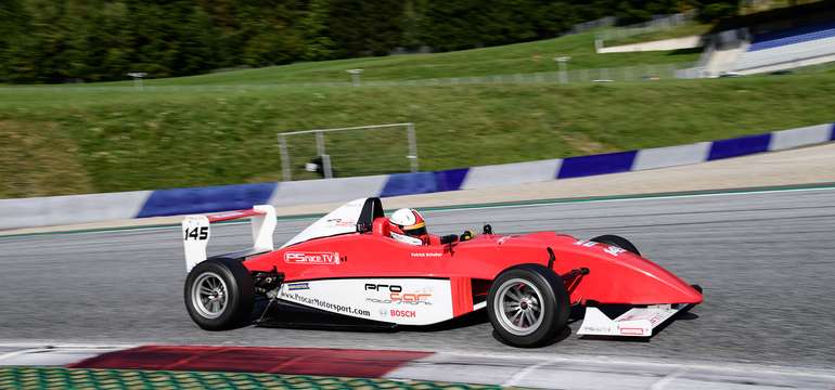 Pilotujte formulu na Slovakia Ringu