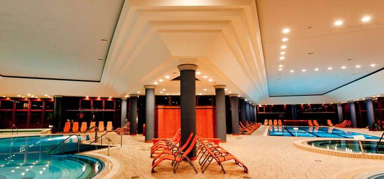 K hotelu patrí luxusné Spa & Wellness, kde nájdete 5 bazénov aj sauny