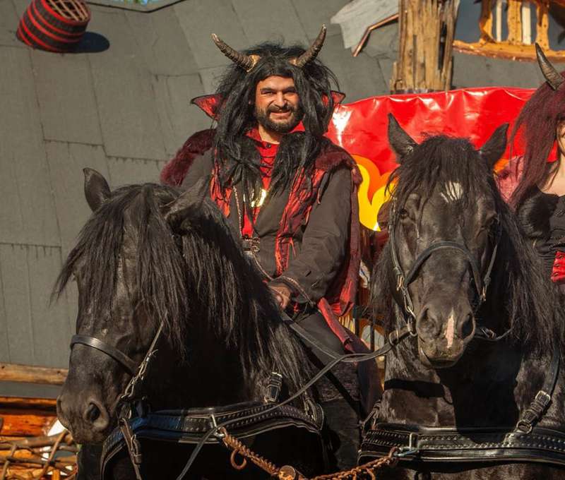Živí herci vás budou bavit od začátku do konce