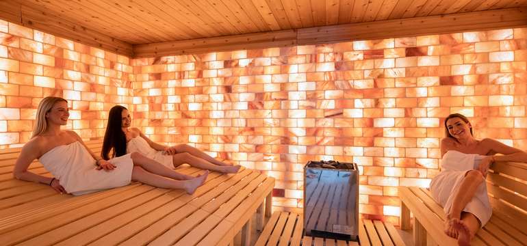 Priestranná sauna v novom wellness centre v GRAND HOTEL BELLEVUE****
