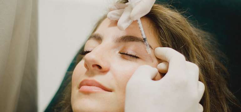 Aplikácia botulotoxínu v Little Clinic