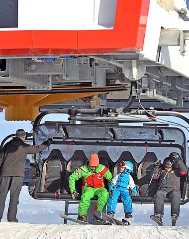 V stredisku Rusink-Ski premávajú 6- a 4-sedačková lanovka, dva vleky aj detský pás