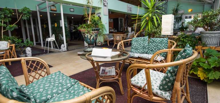 Čekají na vás také lobby bar a café Zimní zahrada