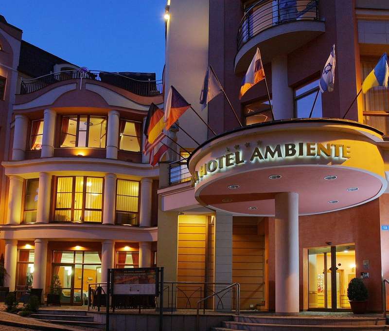 Hotel nájdete priamo v srdci Karlových Varov s výhľadom na kolonádu