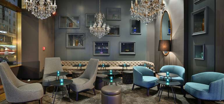 One Lounge zdobí lustry značky Swarovski
