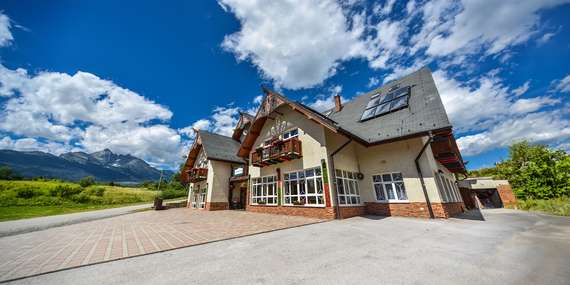 Penzión Lomnicky s výhľadom na Lomnický štít so stravou a vstupom do útulného wellness/Vysoké Tatry - Stará Lesná