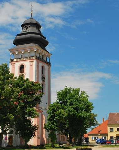 Centrum lázní Bechyně je pouhých 10 minut chůze od hotelu