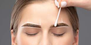 Prirodzený vzhľad vďaka laminácii obočia, liftingu a botoxu mihalníc