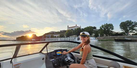 Štýlové a flexibilné plavby po Dunaji s loďou Blackfish - až pre 7 osôb/Bratislava - Čunovo - DYC Marina